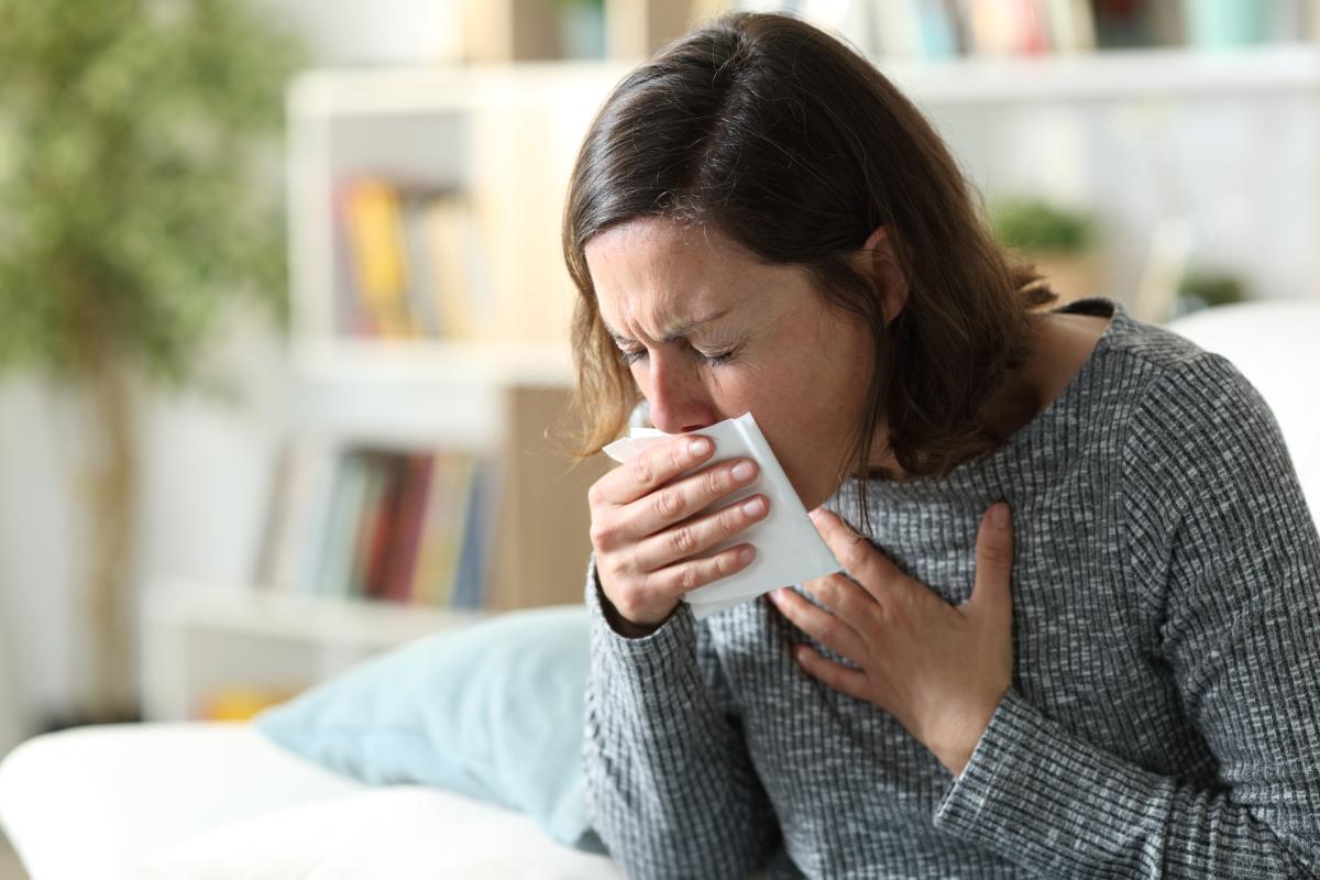 Por qué cuando estornudo me duele el pecho
