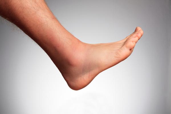 Ejercicios para la fascitis plantar en casa - Círculos con los tobillos