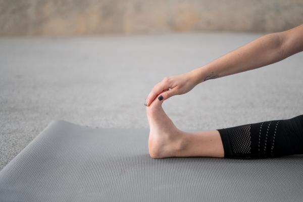Ejercicios para la fascitis plantar en casa - Extensión de los dedos del pie