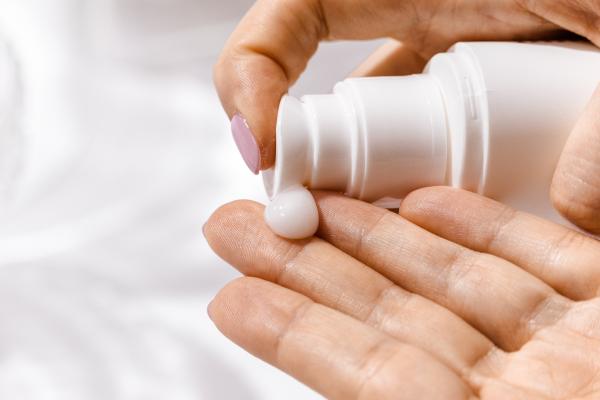 Hongos en las uñas de las manos: causas y tratamiento - Tratamientos para los hongos en las uñas de las manos: opciones médicas y caseras