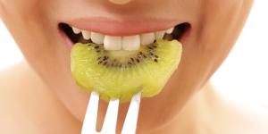 Beneficios y propiedades del kiwi en ayunas