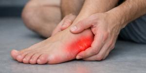 Dolor en el lateral externo del pie: causas y tratamientos