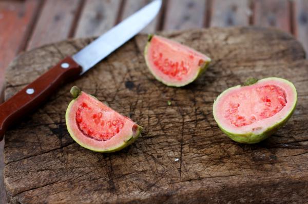 Alimentos ricos en vitamina C - Alimentos con vitamina C: guayaba