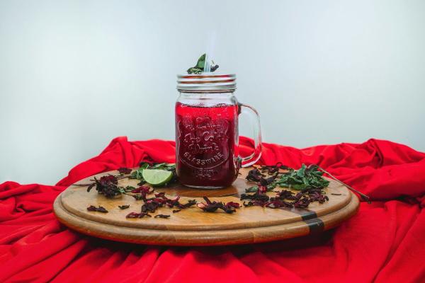 Las mejores infusiones naturales para bajar la tensión arterial y cuidar tu corazón - Hibisco