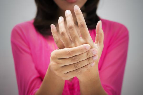 Artritis psoriásica: causas, síntomas y tratamiento - Síntomas de la artritis psoriásica