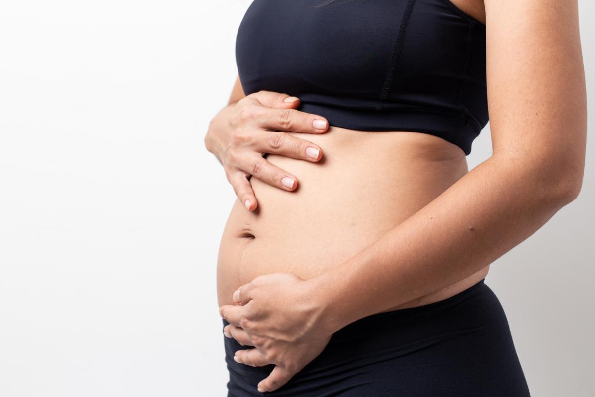 Por qué a medida que pasa el día se me hincha la barriga
