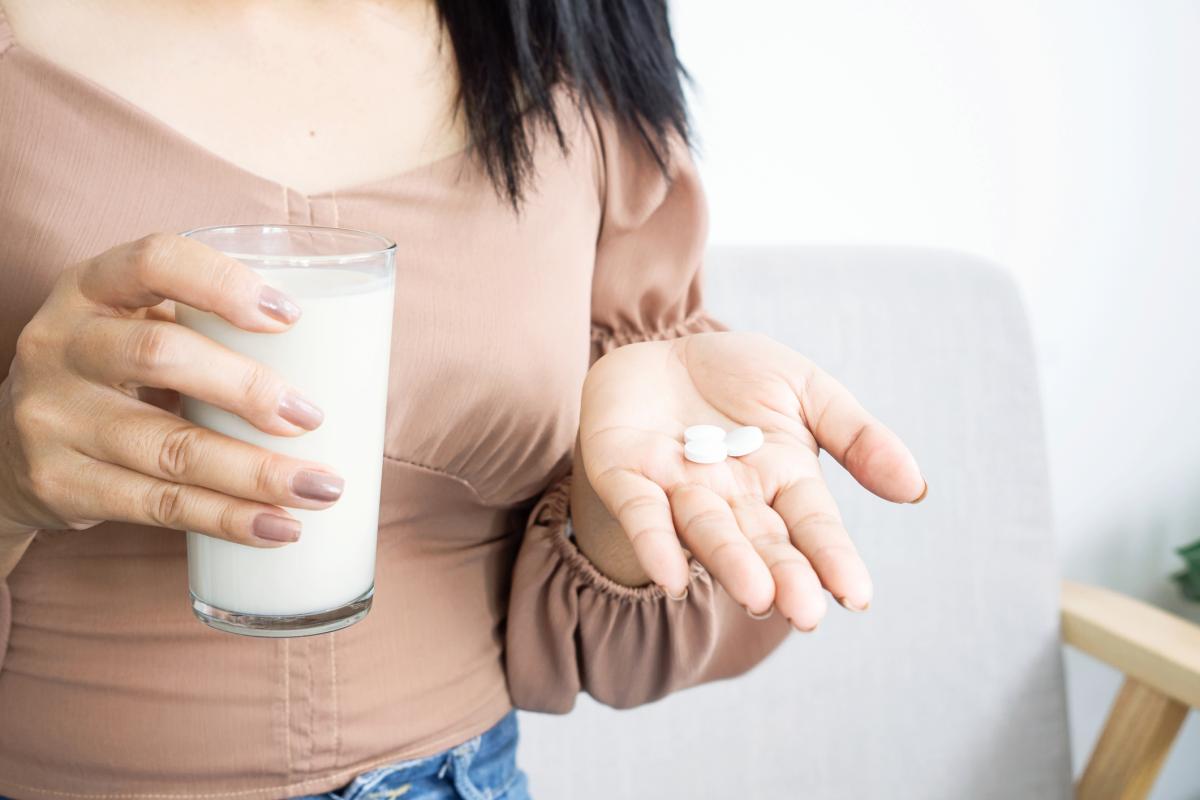 ¿Se puede tomar pastillas con leche?