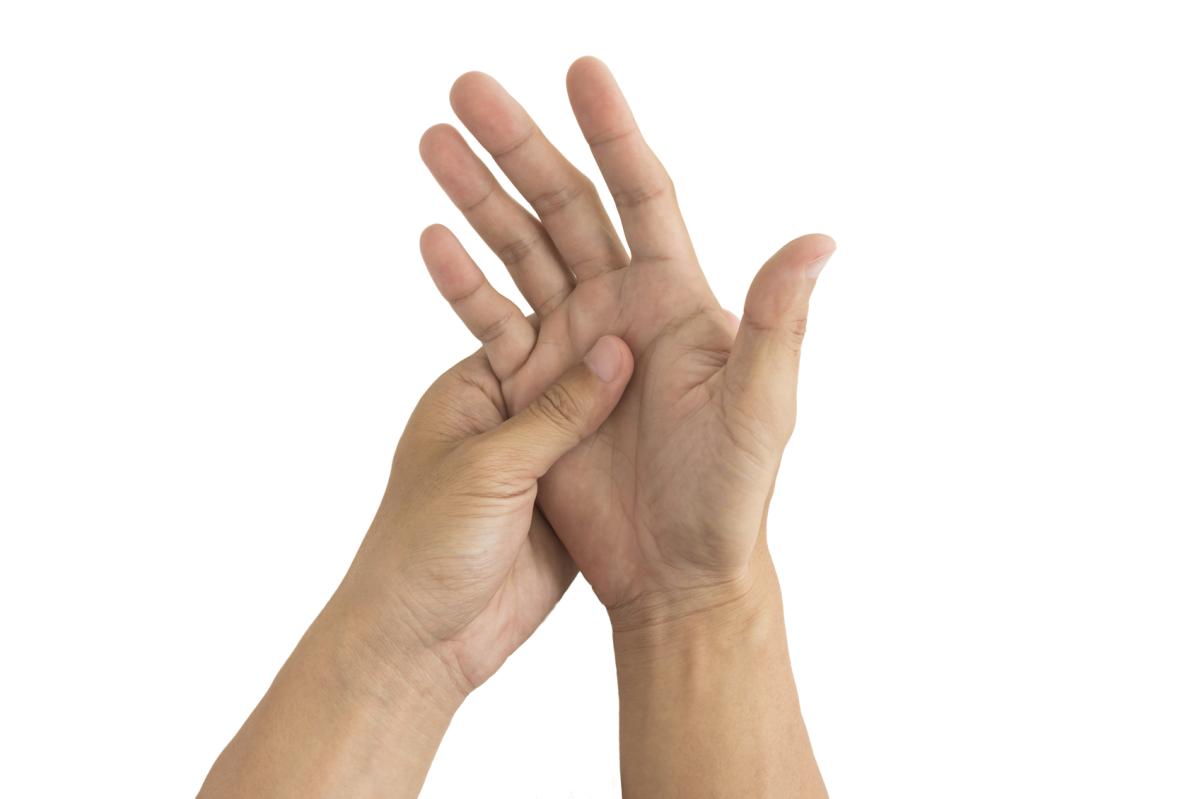 Dolor en el dedo pulgar: causas y cómo aliviarlo