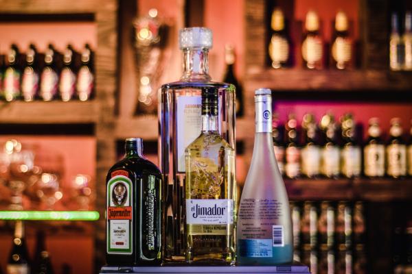 Alimentos que producen estreñimiento - Alcohol