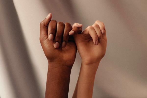 Rigidez en los dedos de las manos: causas y tratamiento - Principales causas