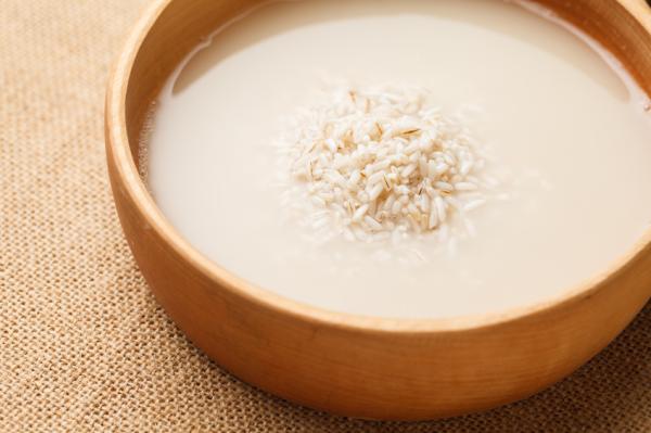 Agua de arroz para adelgazar: beneficios y receta