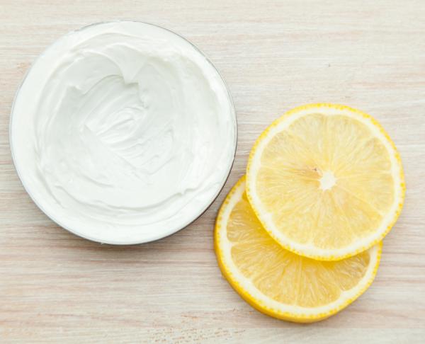 Remedios caseros para eliminar las manchas de la entrepierna - Crema casera de limón y yogur