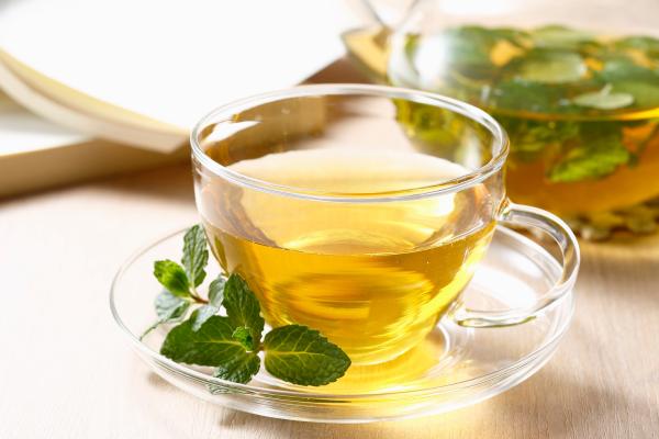 Infusiones prohibidas en el embarazo: descubre sus riesgos - Infusión de té verde