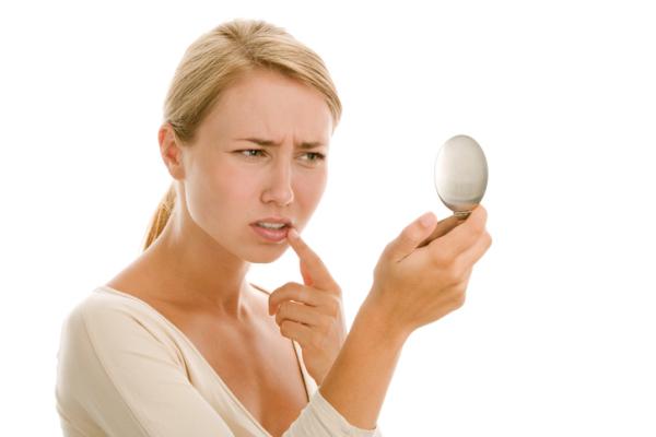 Grano blanco en el labio: causas, tratamientos y cuándo preocuparse - ¿Por qué tengo un grano blanco en el labio?