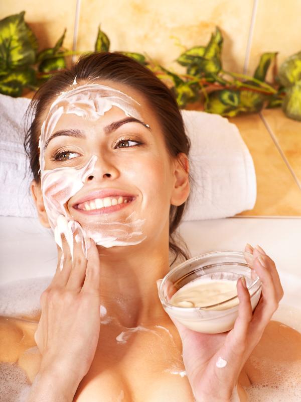 Remedios caseros para eliminar las manchas de la cara - Mascarilla astringente