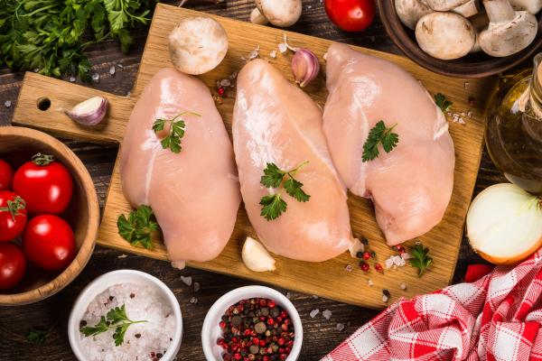 Alimentos ricos en triptófano y serotonina para mejorar el ánimo y la salud mental - Aves