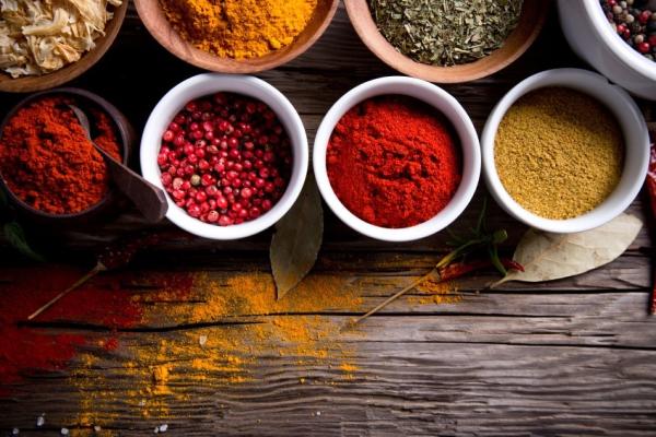 Alimentos ricos en vitamina B2 - Hierbas secas y especias