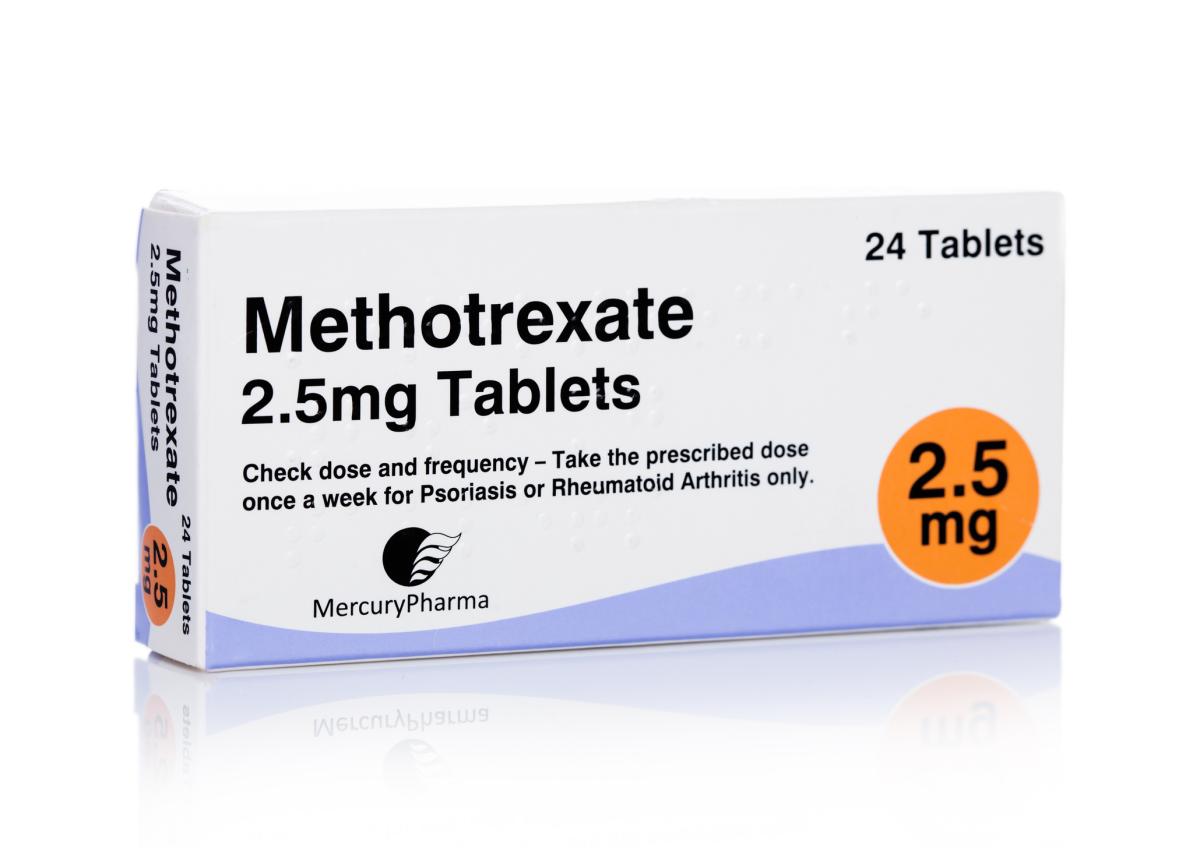 ¿Puedo tomar metotrexato con ibuprofeno?