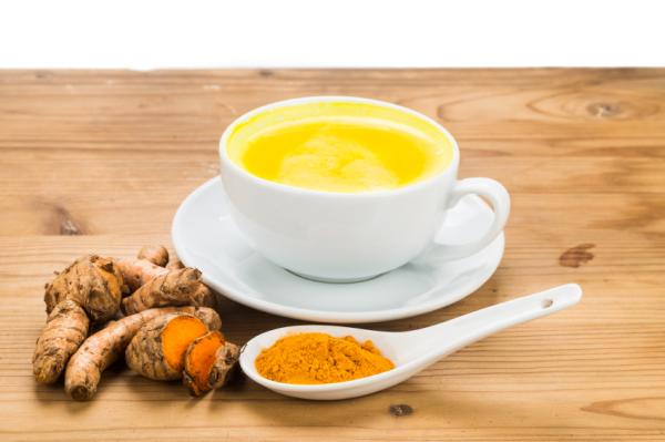 Remedios caseros para eliminar las manchas de las axilas - Yogur y cúrcuma