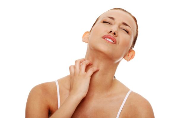 Manchas rojas en la piel: causas - Urticaria