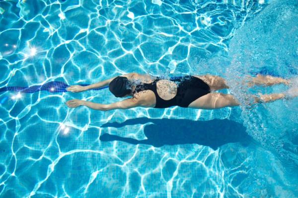 Ejercicios recomendados para la escoliosis - Natación