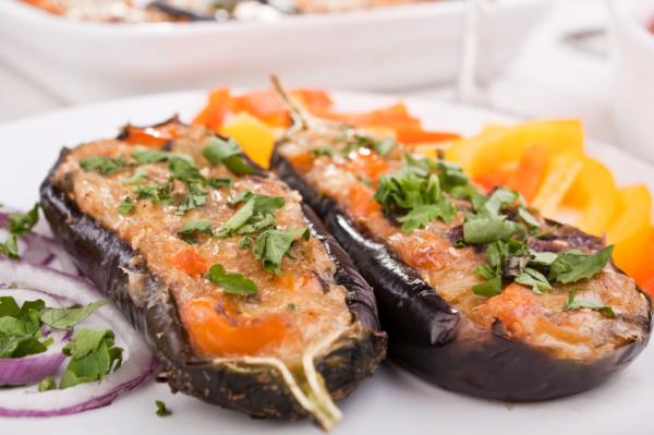 5 recetas para reducir el colesterol - Berenjena rellena de atún