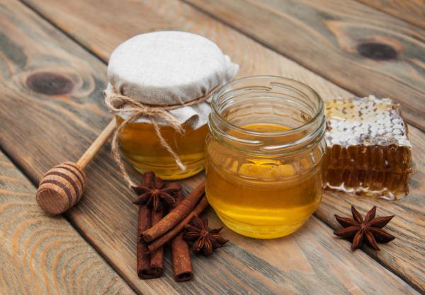 Las mejores infusiones para quemar grasa abdominal - Infusión de miel y canela