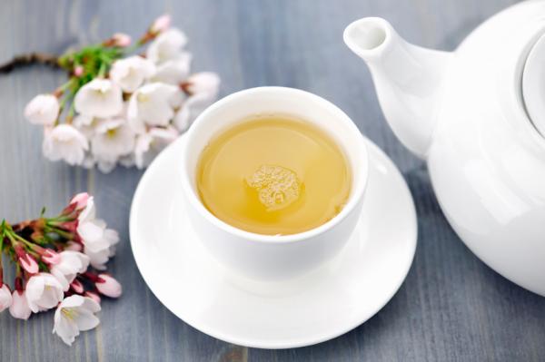 Las mejores infusiones para quemar grasa abdominal - Té blanco