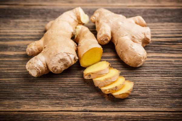 Dispepsia funcional: tratamiento natural - Jengibre y manzana para malestares estomacales después de comer