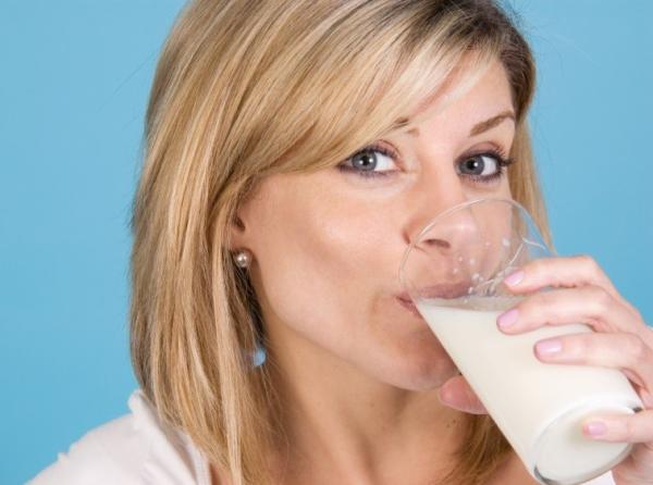 Alimentos para dormir bien - Leche tibia