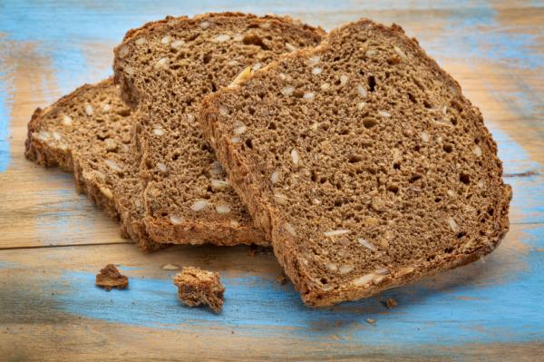 Alimentos para dormir bien - Pan de trigo entero