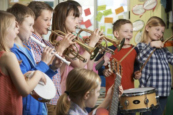 10 hábitos de vida saludable para niños - Expresión artística para niños felices