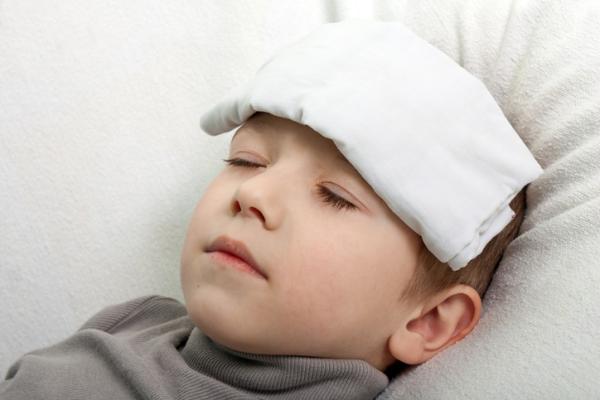 Remedios para bajar la fiebre en niños - Compresas frías