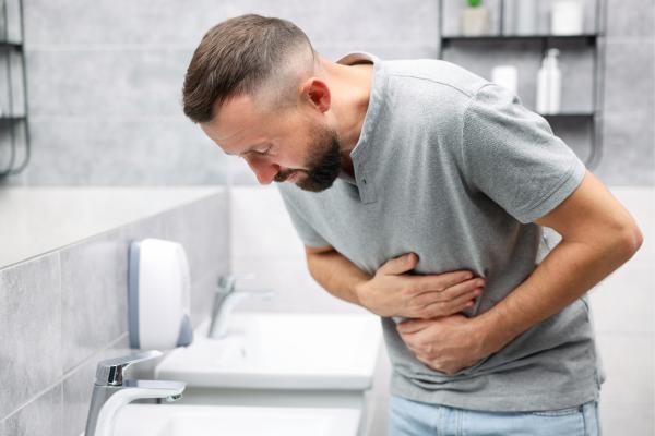 Qué tomar para la resaca: ¿ibuprofeno o paracetamol? - ¿Cuáles son los efectos secundarios del ibuprofeno o paracetamol para la resaca?