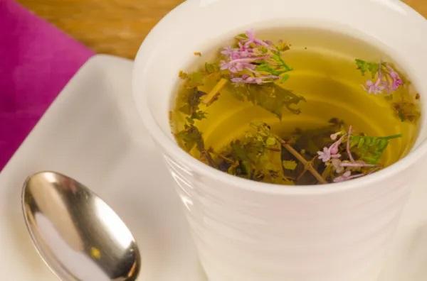 Remedios de la abuela para bajar la tensión - Infusiones relajantes: pasiflora, valeriana y tilo