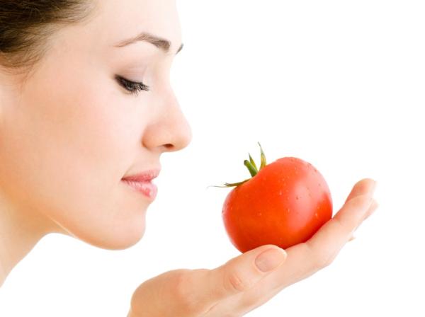 10 alimentos antiedad para mantenerse joven - Tomate, gran antioxidante natural