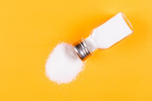 Alimentos que producen inflamación intestinal - 4. Alimentos ricos en sodio