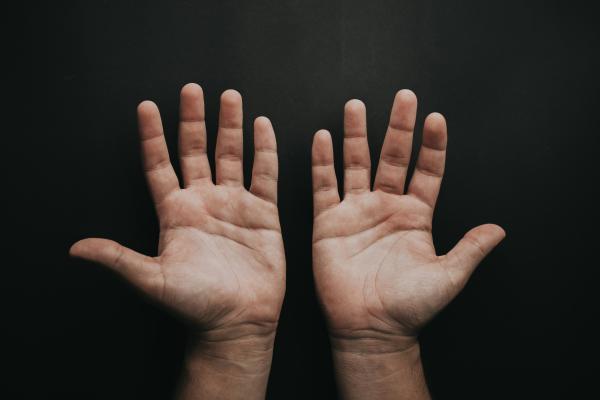 Dolor en la palma de la mano: causas y tratamiento - Principales causas