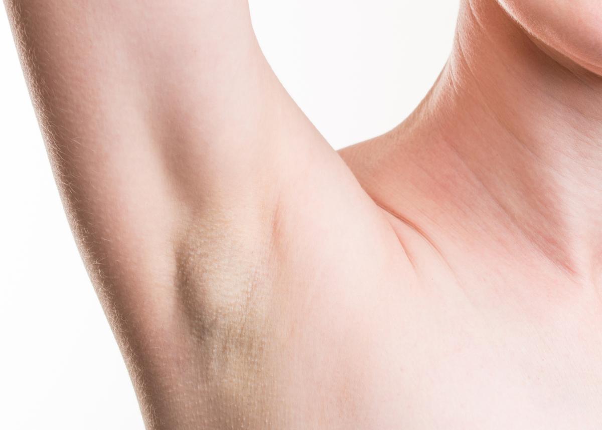 Bulto interno en la axila con dolor: causas y tratamiento