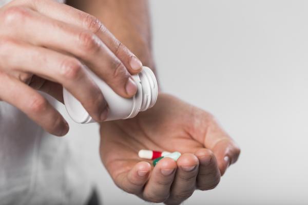 Me pican las piernas pero no tengo nada: ¿Por qué y qué hacer? - Medicamentos