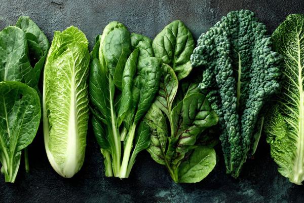 Alimentos ricos en hierro para la anemia - Hojas verdes
