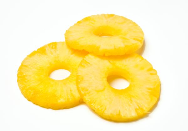 Remedios caseros para el tinnitus o acúfenos - Comer piña fresca