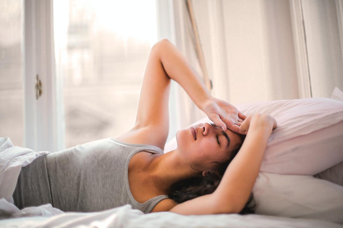 Sudoración nocturna sin fiebre: causas y tratamiento