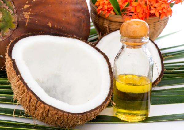 Tratamiento natural para la pitiriasis versicolor - Aceite de coco, propiedades antifúngicas