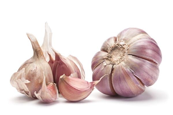 Remedios caseros para los hongos en los pies - Ajo, antibiótico y antimicrobiano