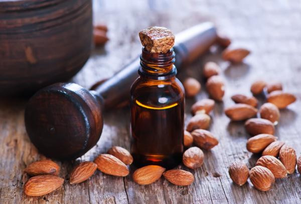 Remedios caseros para la piel seca - Aceite de almendras